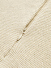 Strickkleid mit eckigem Kragen, Kordelzug und Reißverschluss